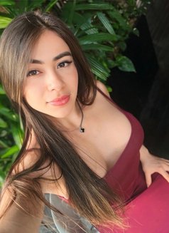 Carla - escort in Singapore Photo 2 of 9