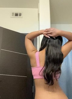 Carla - escort in Ottawa Photo 1 of 3