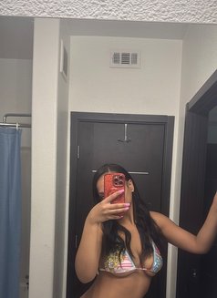Carla - escort in Ottawa Photo 3 of 3
