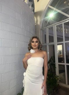 Carla Cum Show - Transsexual escort in Manila Photo 3 of 5