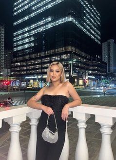 Carla Cum Show - Transsexual escort in Manila Photo 4 of 5