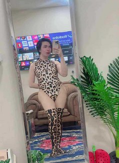 Carla - Male escort in Riyadh Photo 2 of 2