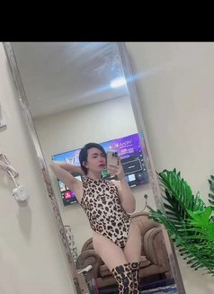 Carla - Male escort in Riyadh Photo 1 of 3