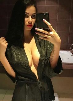 Carla Sexy Colombian - escort in Dubai Photo 2 of 6