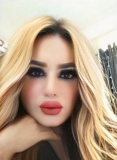 Carling - Transsexual escort in Bangalore Photo 12 of 12