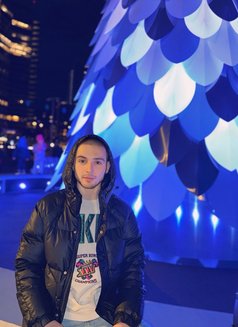 Carlo - Male escort in Beirut Photo 3 of 7