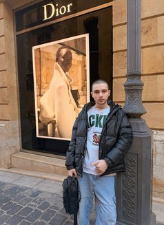 Carlo - Male escort in Beirut Photo 5 of 7