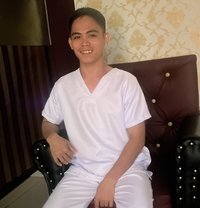 Carlos - masseur in Cebu City