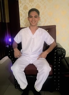 Carlos - masseur in Cebu City Photo 2 of 4