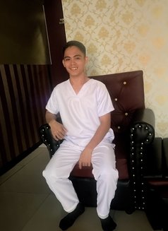 Carlos - masseur in Cebu City Photo 4 of 4
