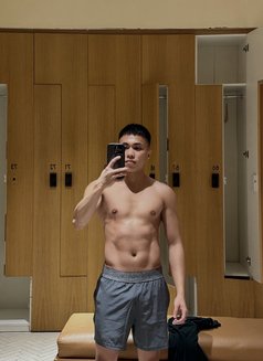Carlos - Male escort in Dubai Photo 6 of 6