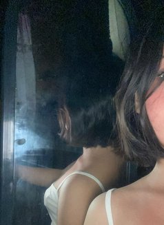 Carly - escort in Dubai Photo 4 of 5