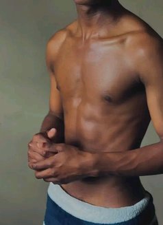 Carly - Male escort in Nairobi Photo 1 of 1