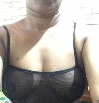 3holer Ebony - puta in Makati City
