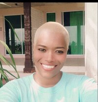 A avail Curvy Ebony - escort in Makati City