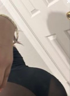 Carmen 26 - Transsexual escort in Amman Photo 2 of 5