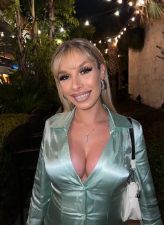 Carmen - escort in Vienna Photo 2 of 2