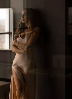 Carmen: Pure Serenity & Sensual Escape - puta in Singapore Photo 10 of 12
