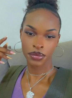 Carmilla - Acompañantes transexual in Nairobi Photo 1 of 3
