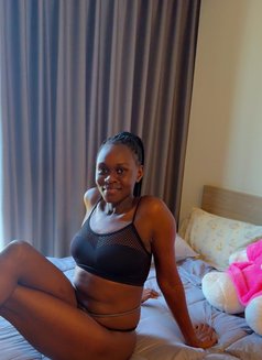 Carol - escort in Bangkok Photo 3 of 6