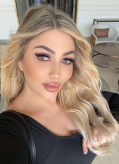 Carole - escort in Dubai Photo 4 of 4