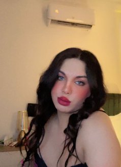 Carolina - Transsexual escort in Amman Photo 4 of 7
