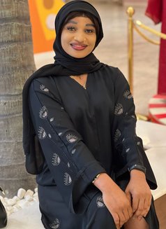 Carolina - escort in Muscat Photo 2 of 3