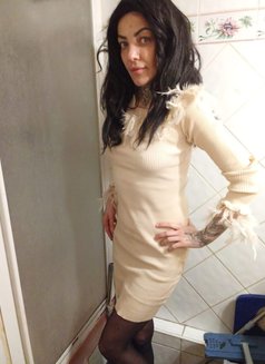 Carolina - escort in Paris Photo 11 of 11