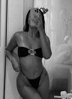CAROLINA VIP (ONLY FEW DAYS) - escort in Muscat Photo 2 of 11