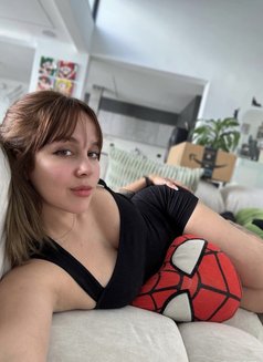 Caroline - escort in Tokyo Photo 1 of 3