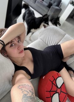 Caroline - escort in Tokyo Photo 3 of 3