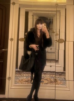 Caroline Behrs/POPPERS - Acompañantes transexual in New Delhi Photo 11 of 29