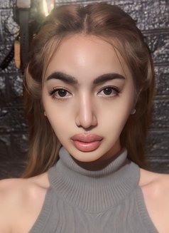 Caroline - escort in Makati City Photo 4 of 7