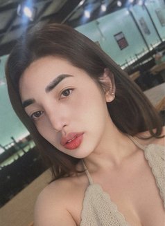 Caroline - escort in Makati City Photo 7 of 7