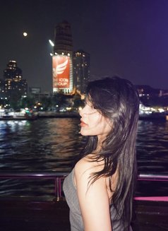 Caroline - escort in Jakarta Photo 1 of 5