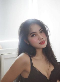 Caroline - Transsexual escort in Manila Photo 1 of 3