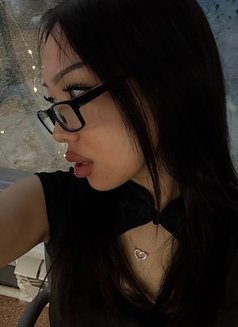 Caroline - escort in Hong Kong Photo 2 of 9