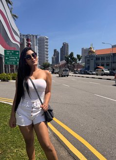 Caroline - escort in Singapore Photo 24 of 25