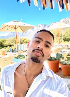 Carson James McCallister - Acompañantes masculino in Cape Town Photo 12 of 16