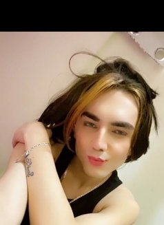 ReyhanBigdick69 - Acompañantes transexual in Dubai Photo 1 of 5