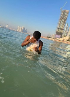 Cartwright - Acompañantes masculino in Dubai Photo 2 of 3