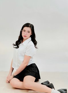 CARYL - puta in Makati City Photo 14 of 16