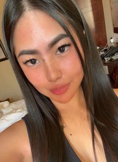 Casandra - escort in Singapore Photo 3 of 6