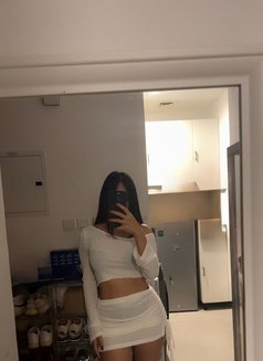 Casandra - escort in Singapore Photo 5 of 6