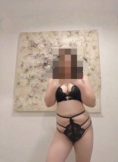 Casey - puta in Abu Dhabi Photo 3 of 4