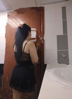 Casey - puta in Abu Dhabi Photo 4 of 4