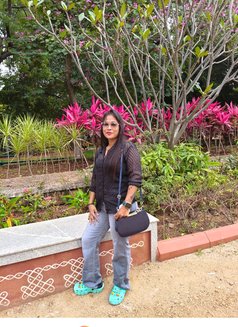 Cash on Delivery - escort in Hyderabad Photo 6 of 8