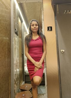 Cash on Delivery Only - puta in Pune Photo 1 of 2