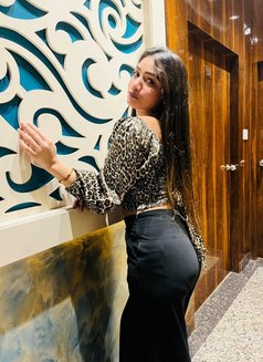 [Cash Only to Madam] Vip Looking Staff - escort in Hyderabad Photo 1 of 6