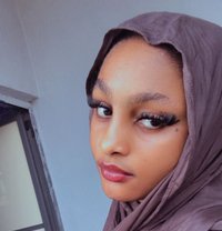 Cash Payment - escort in Muscat